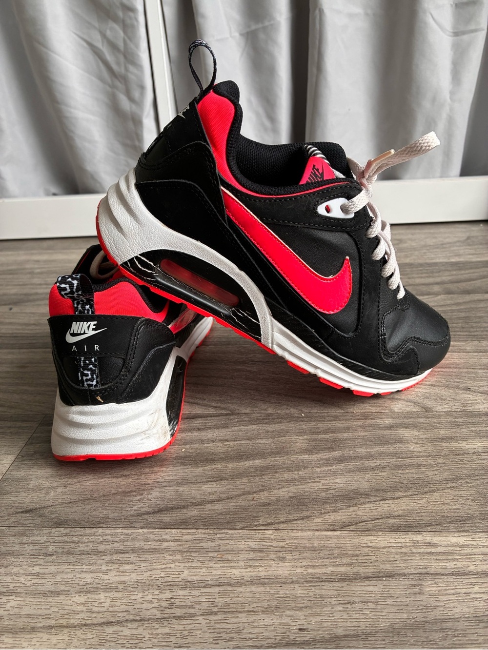 Nike youth size 6 Black & Hot Pink Low-Top Air Sneakers